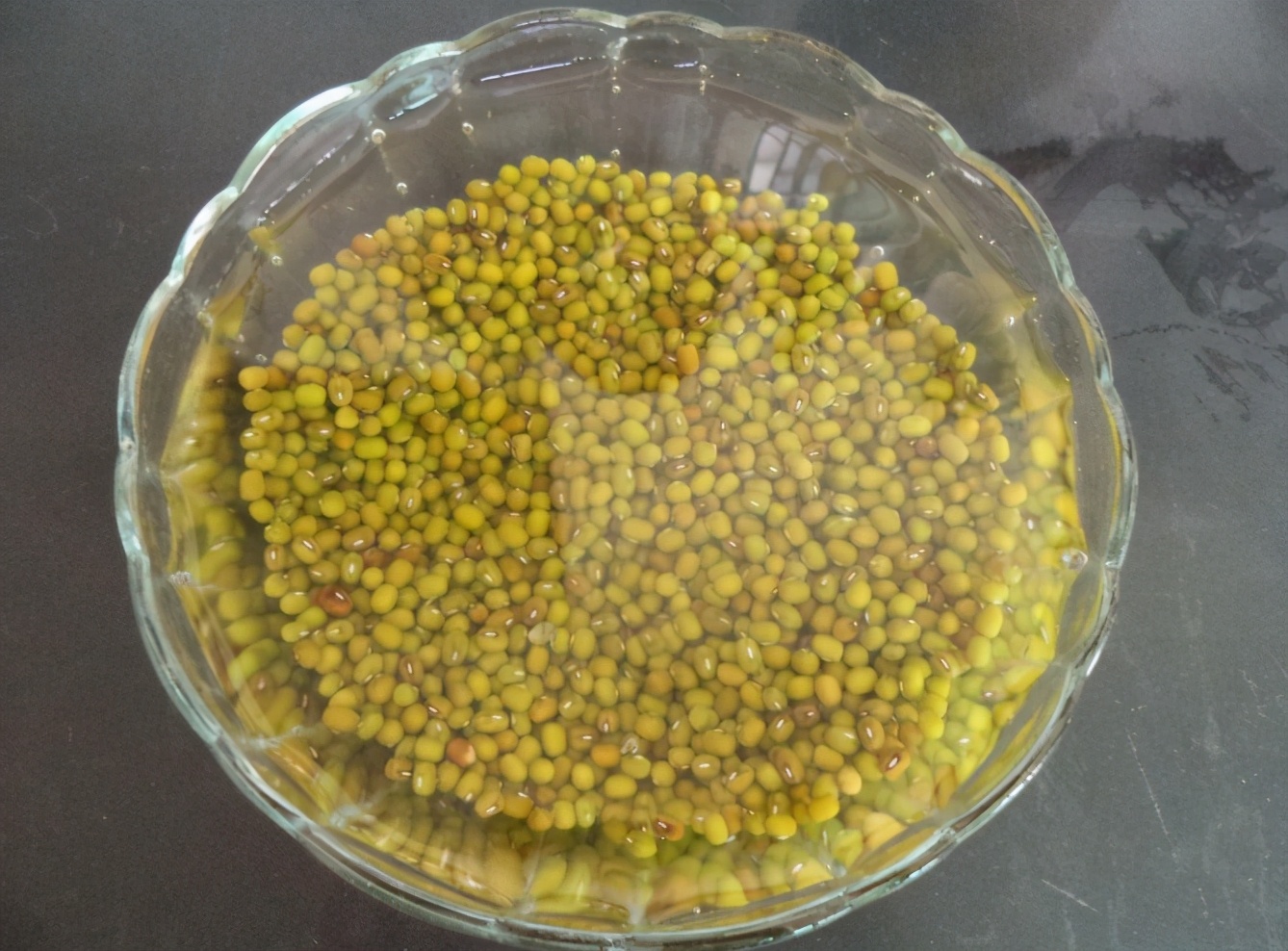 绿豆糕怎么做才会松软好吃,为什么自制绿豆糕发粘