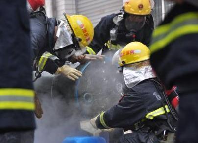 收受巨额钱财判几年,收受贿赂10万判多少年