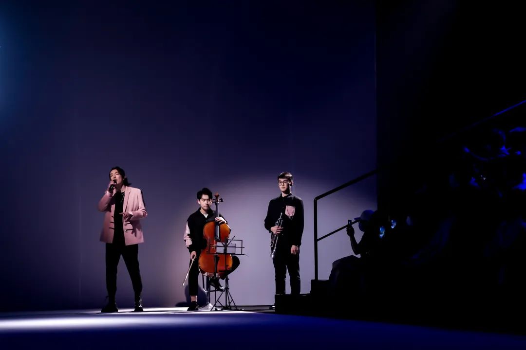 2021秋冬女装款式流行趋势,2018秋冬趋势报告巴黎时装周