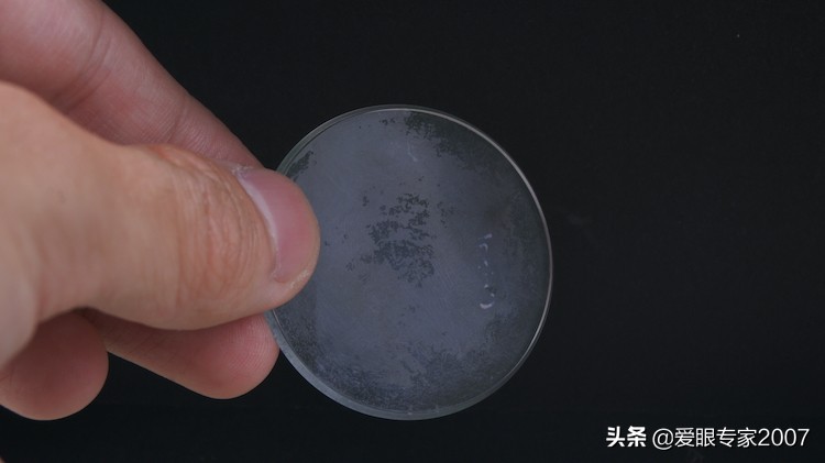 眼镜坏了没有胶带和胶水怎么补救,眼镜坏了去维修要钱吗