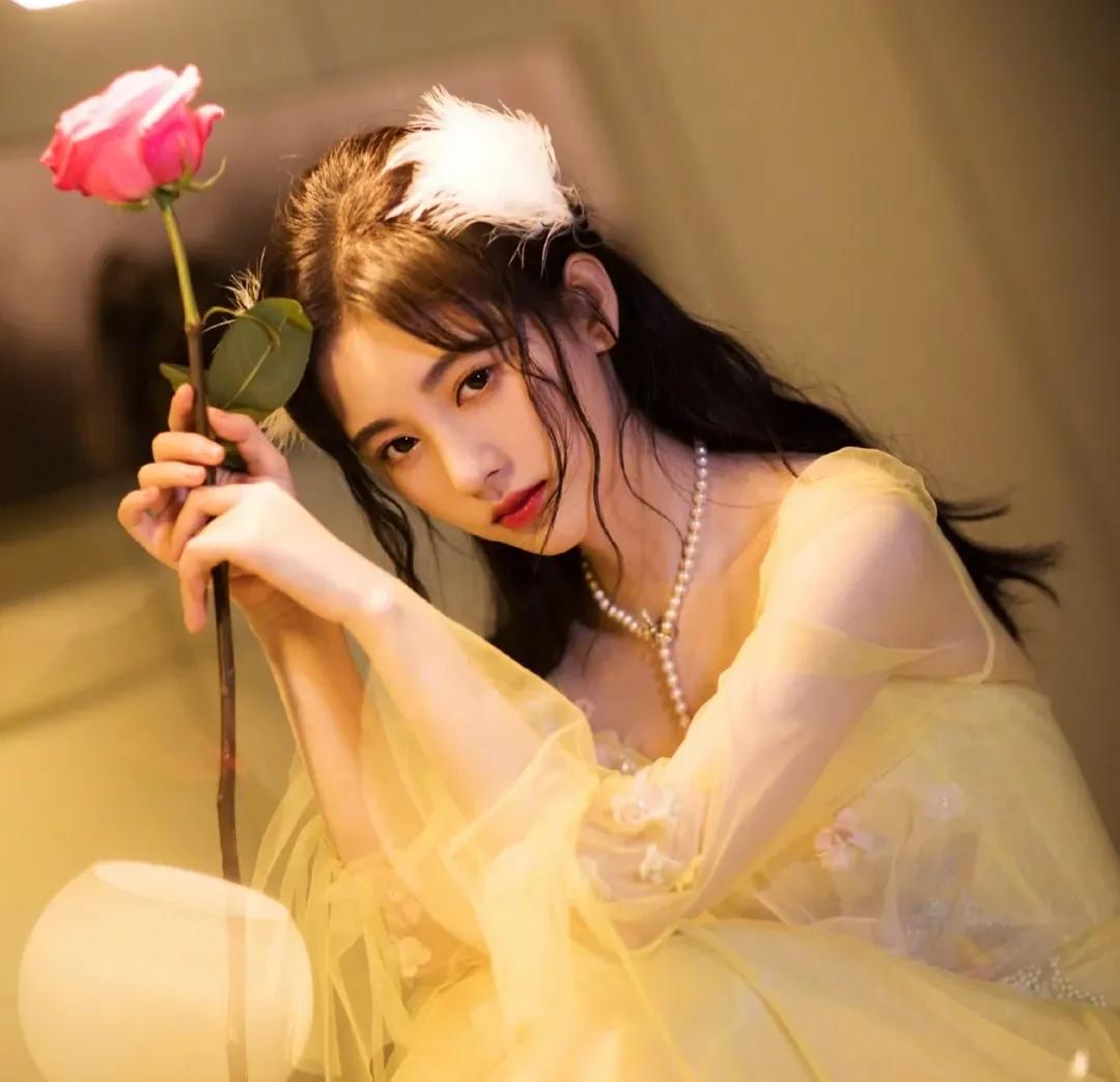 鞠婧祎头像漫画,头像女生鞠婧祎