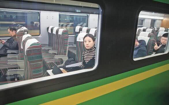 乌鲁木齐到北疆新开通的铁路线,乌鲁木齐至克拉玛依火车何时通车