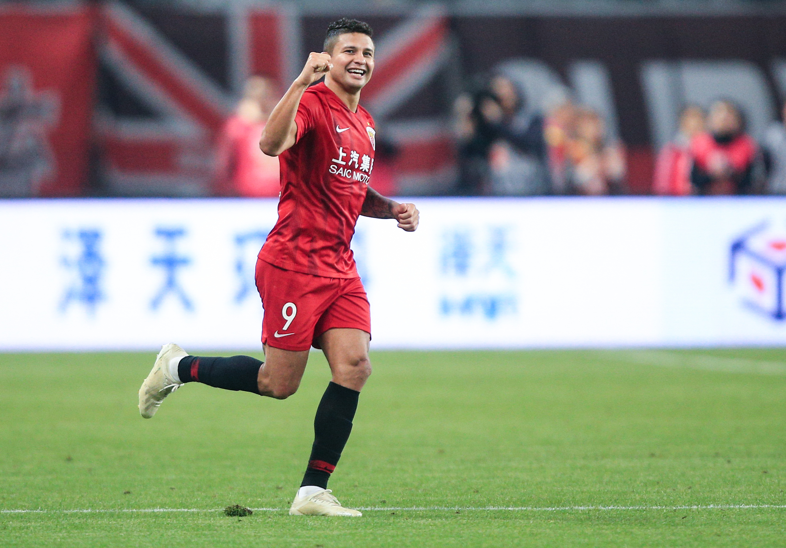 历史性一刻足球,历史性时刻国足上五名归化