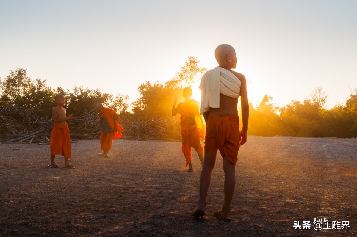 一刀一快门！他在玉上琢人生，相机里留风景