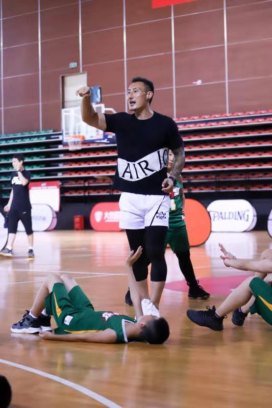 深圳篮球精英夏令营,深圳成人篮球夏令营