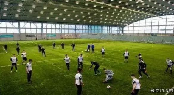 冰岛全国有多少人,冰岛国多少人口2017