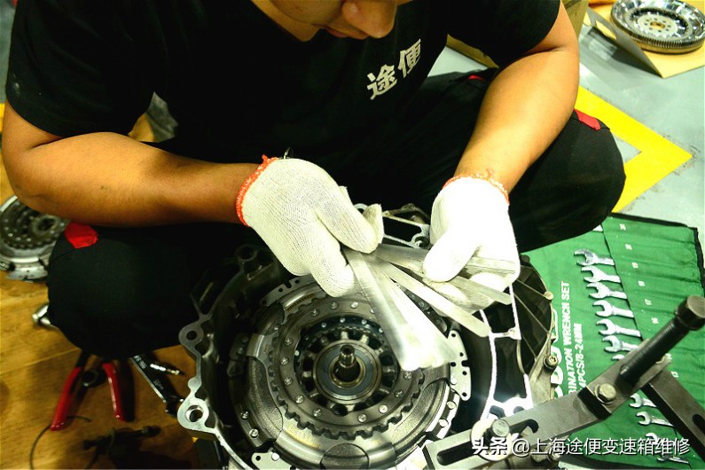 图文详解迈腾变速箱维修经历,大众迈腾变速箱离合器传感器故障