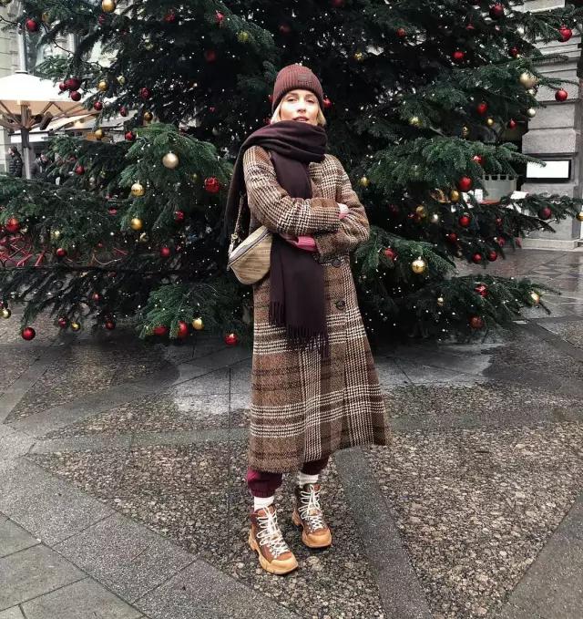 冬季围巾简单又好看的系法,冬季围巾戴头上保暖的系法