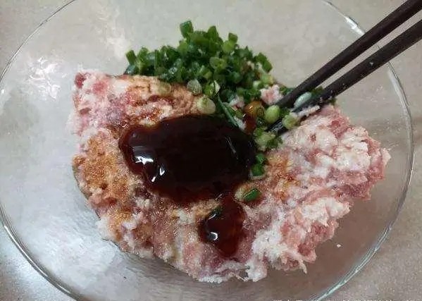 四川馄饨抄手怎么包,抄手馄饨的正确做法