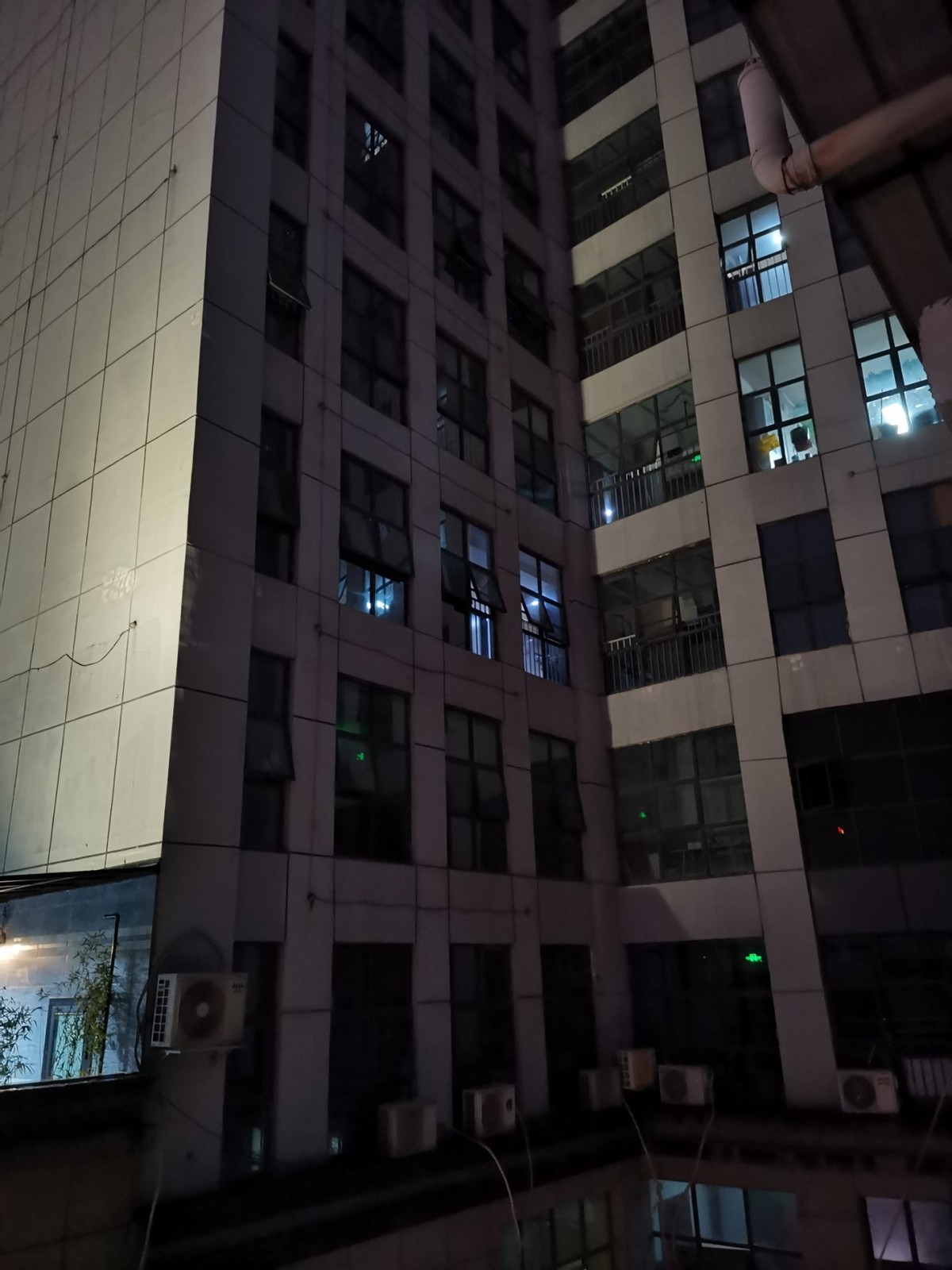 Baton3新一代可充电、便携式手电体验，网友：EDC又添好物