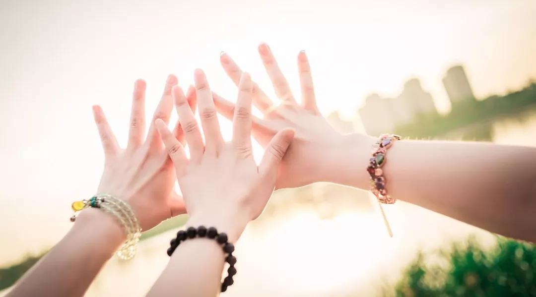 趁我们还年轻趁爱人还未老,趁我们还年轻里面的友情