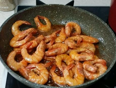 炸虾需要放盐吗,炸虾只裹鸡蛋液