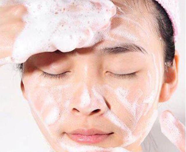 频繁长痘女性应该怎么去应付