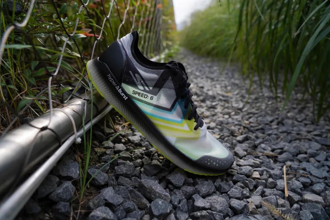 skechers斯凯奇gorunmaxroad6,斯凯奇skechers新年系列2024