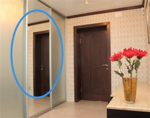 客厅镜子对着卫生间镜子好不好,镜子对着卫生间的镜子好吗