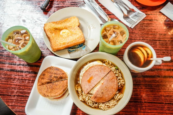 香港迪士尼情侣游玩项目,香港迪士尼情侣游玩攻略