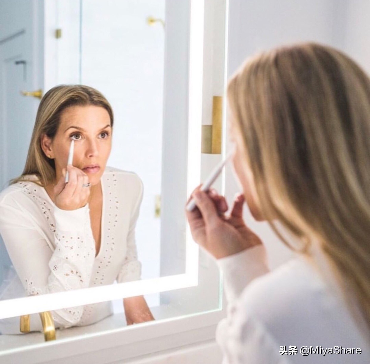 怎么用底妆不暗沉,上千粉底