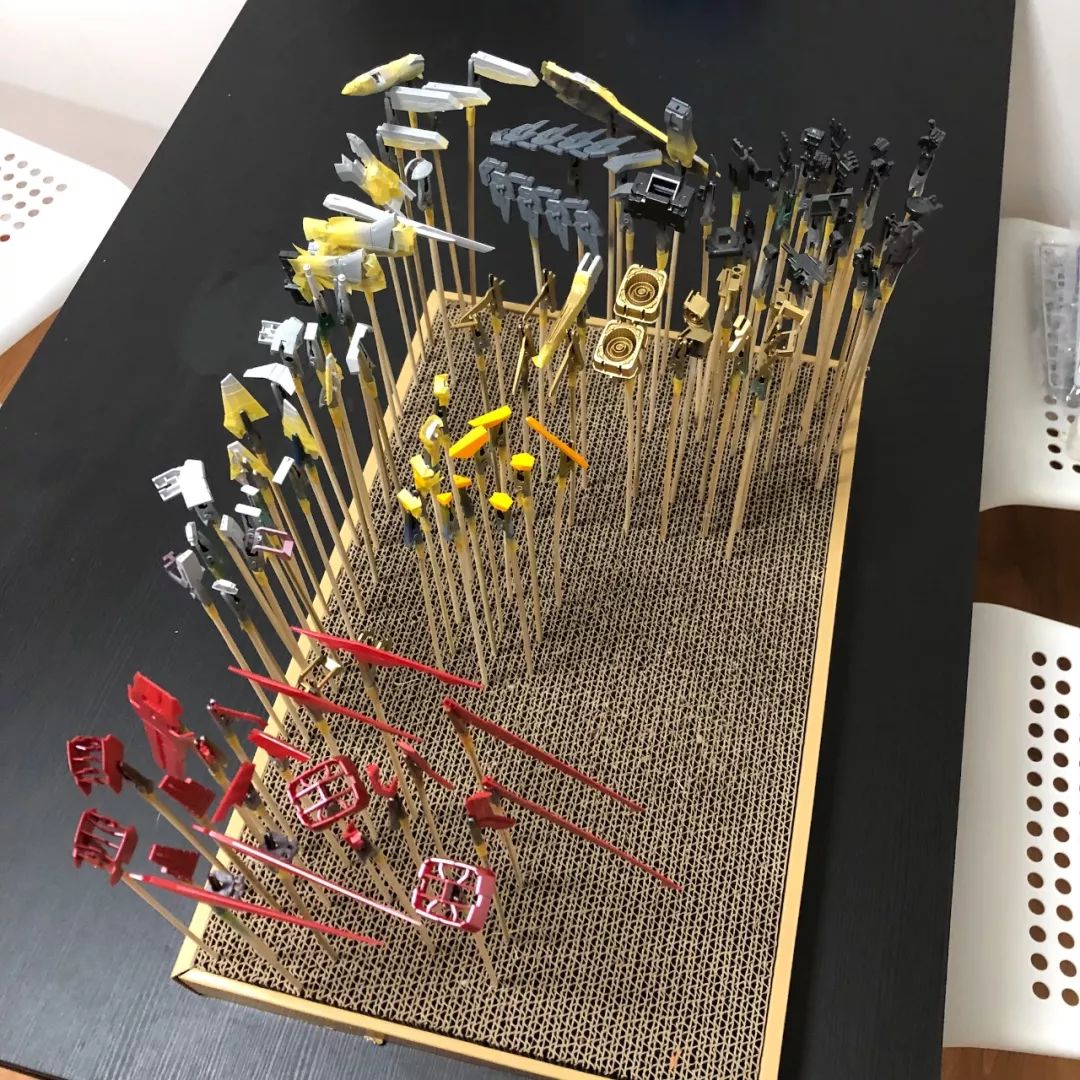 佳作：恐怖的零件数量，龙桃子强袭，四机小队！