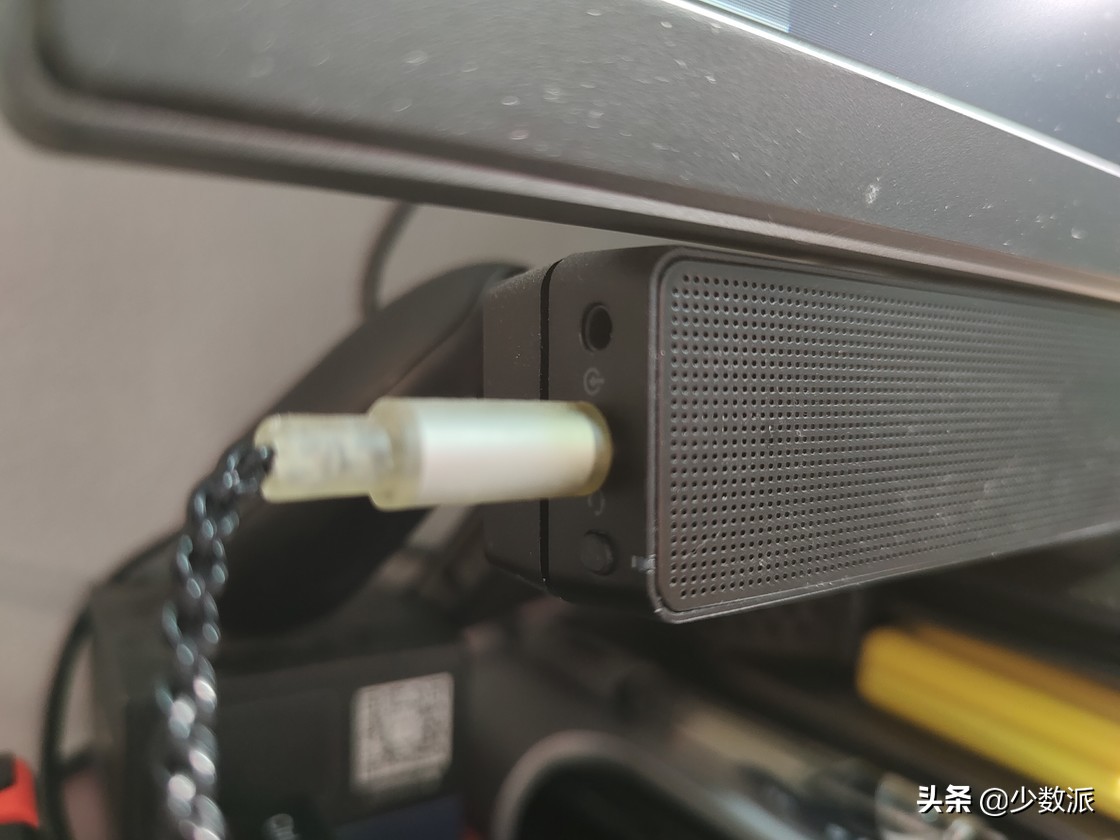 这也许是设备最多的桌面？我的「实用主义器材派」桌面分享