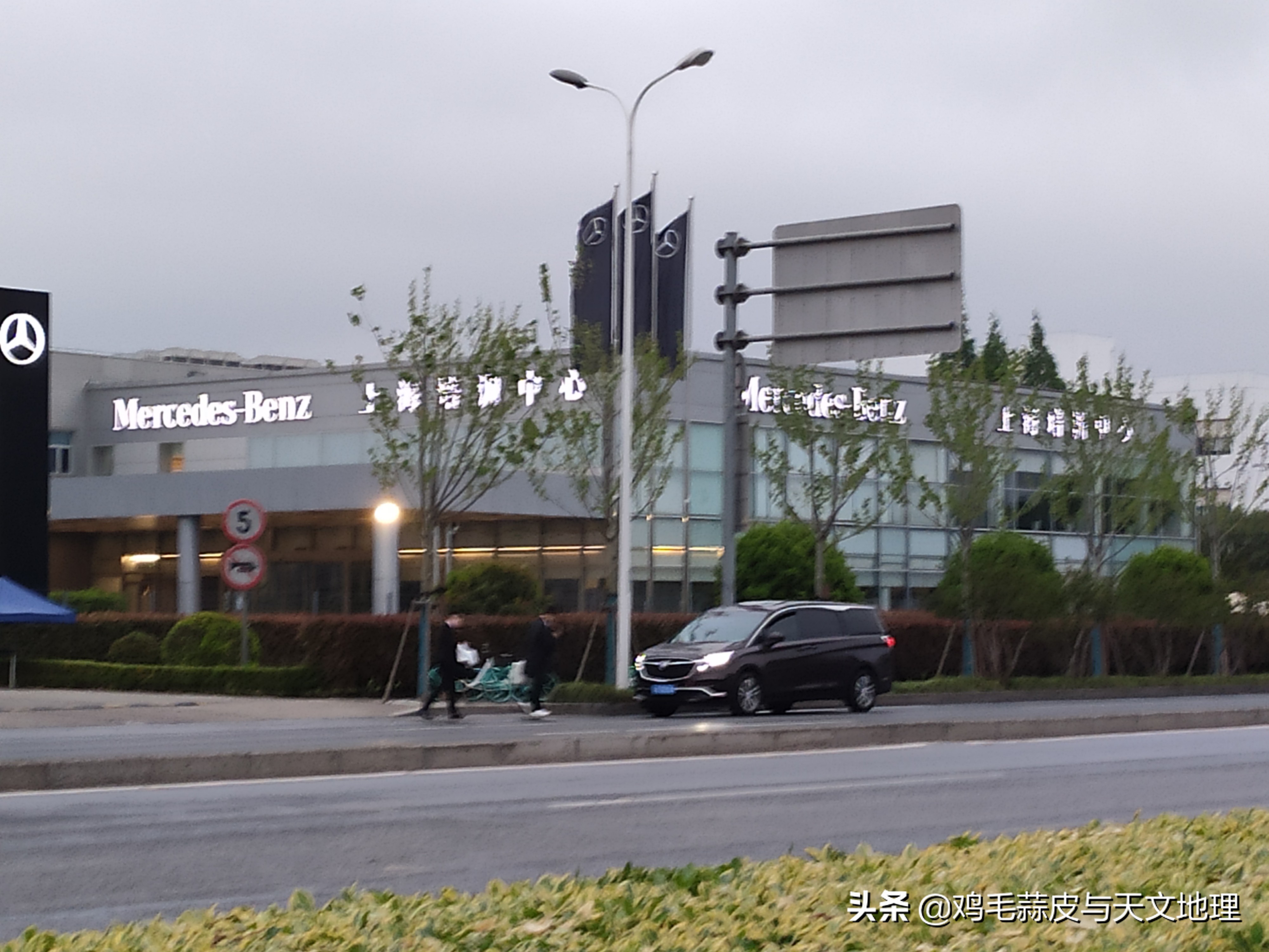 上海海港足球比赛主场场地在哪里,上海海港在浦东足球场训练