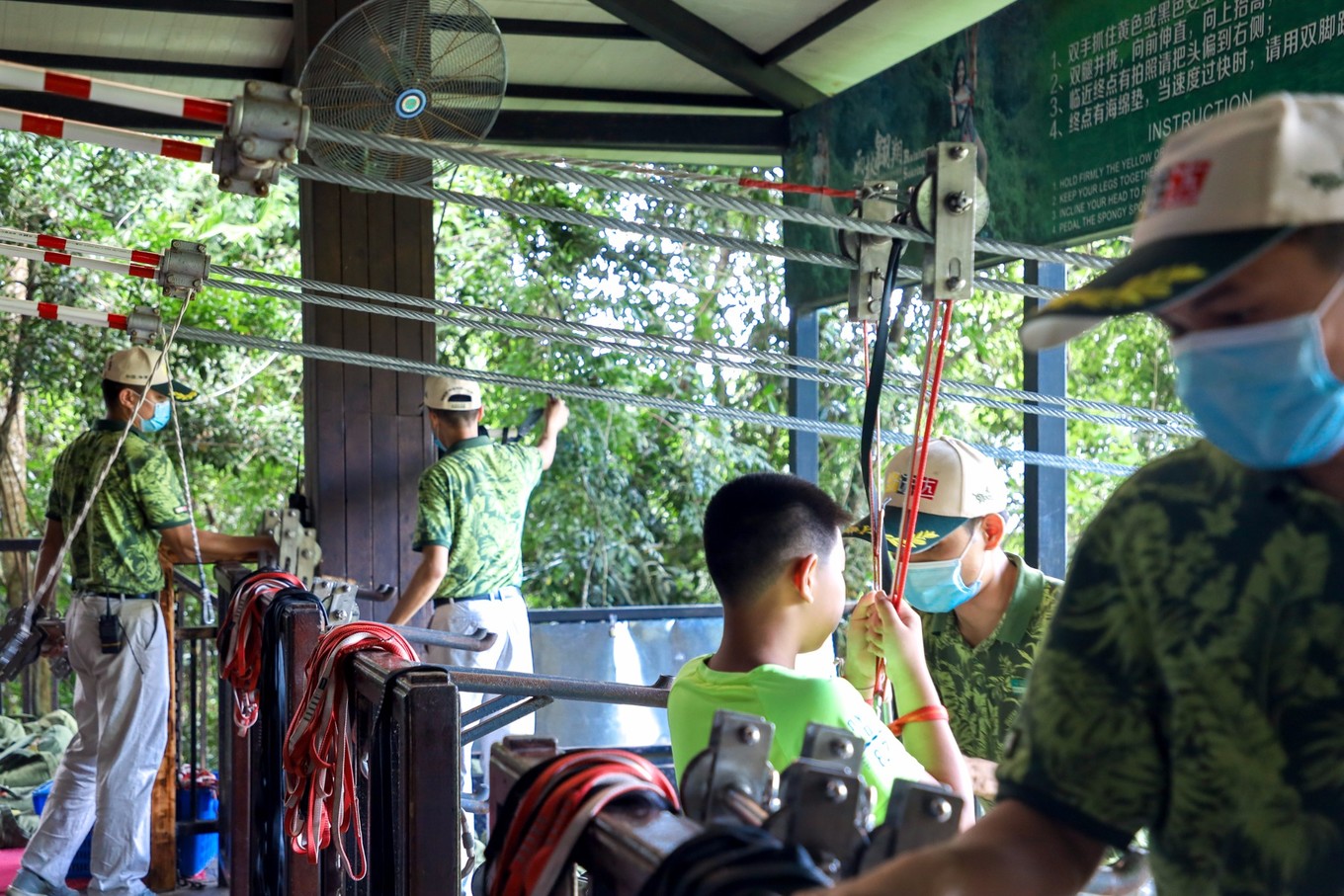 呀诺达雨林探险是什么,三亚呀诺达雨林正规吗