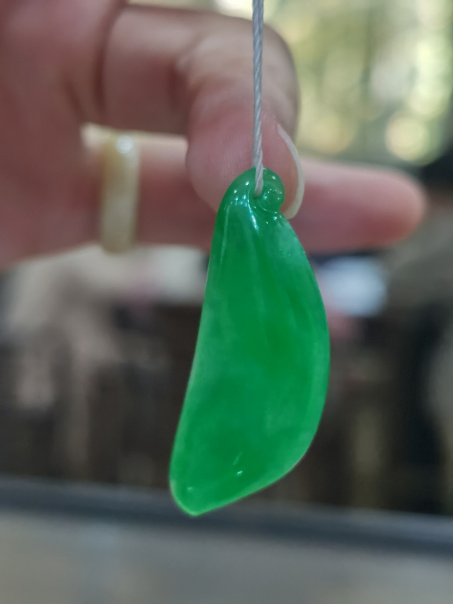 翡翠颜色怎么选,翡翠颜色深浅