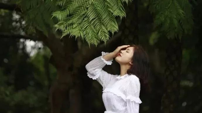 23岁踏入终南山，一处小院，一袭布衣，她的日子比小龙女还逍遥