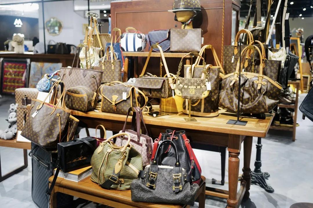 别争了,这条马路才是魔都内卷之王