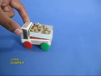 穷人的乐高什么样？印度大佬用垃圾做的玩具，火了