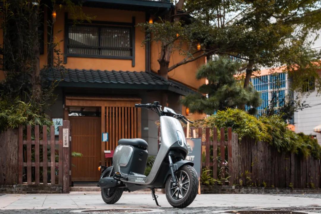 新大洲本田新s07和五羊本田ube对比,新大洲本田s08和五羊本田电动车