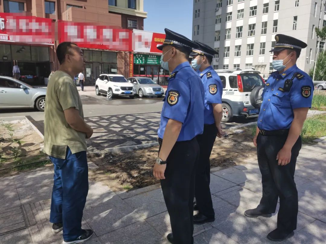 大庆小区里违法停车怎么处理,小区沿街商铺道路违法停车