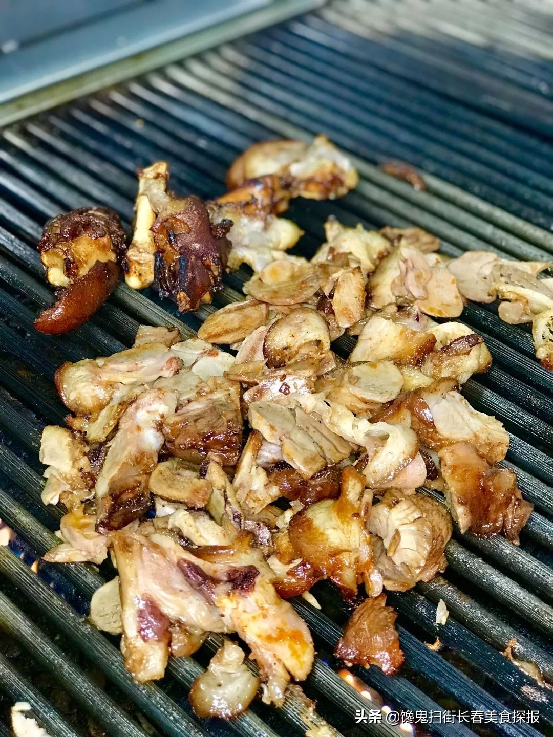 超好吃的烤大猪蹄子,长春最火的烤猪蹄