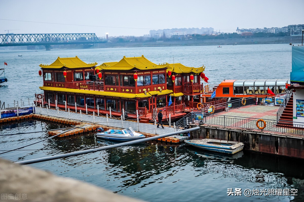 5年级下册语文22课威尼斯的小艇,讲解语文五年级下册威尼斯小艇