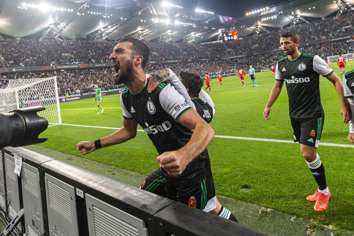 曝大冷意甲领头羊连续2轮不胜,爆冷意甲豪门倒下40%控球落后榜首