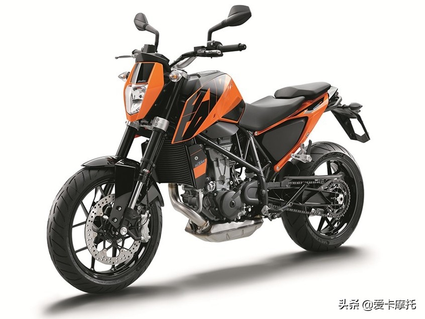 横扫赛道碎石路最值得购买的摩托之娱乐利器篇