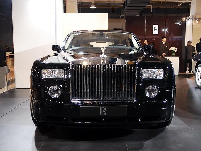 劳斯莱斯的一把雨伞要多少块钱,劳斯莱斯雨伞一把成本1500块