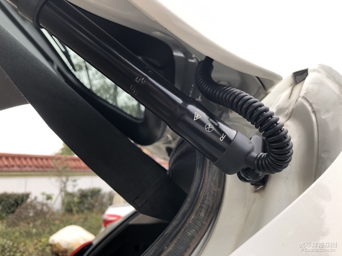 满意的静音电动尾门-门博士产品装车