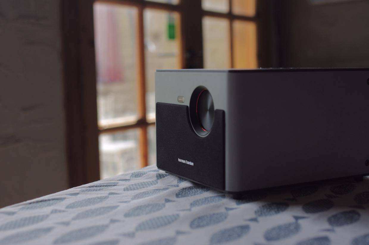 纠结买投影仪好还是激光电视好,纠结投影仪正投还是吊投