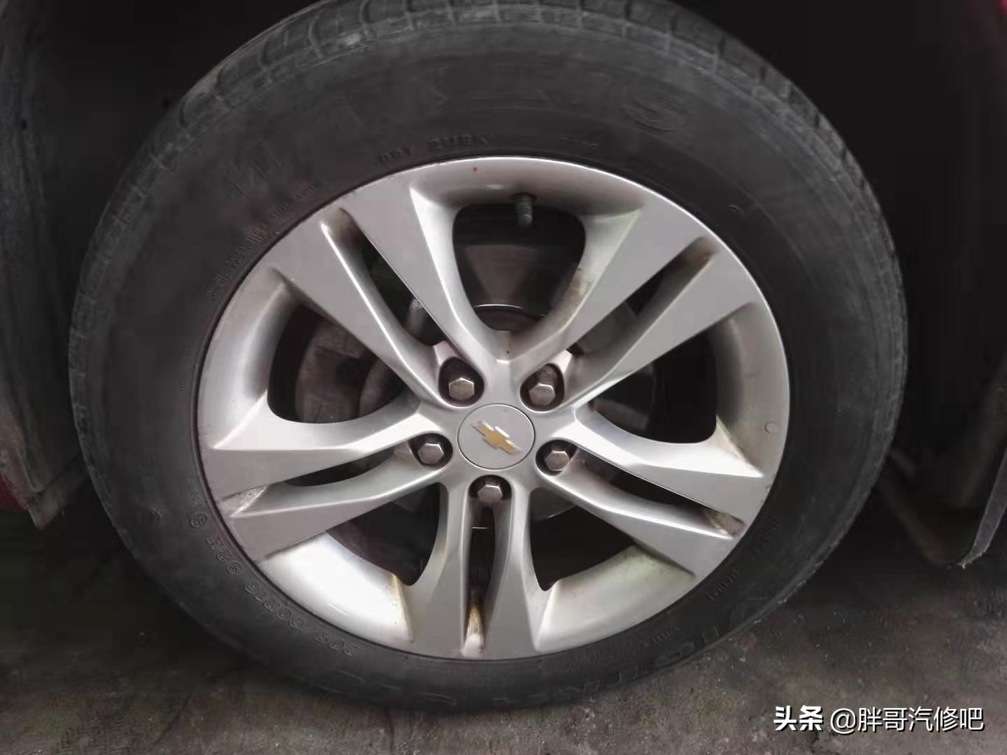 车辆行驶时前轮叽叽叽异响,行车中前轮突然有异响是怎么回事