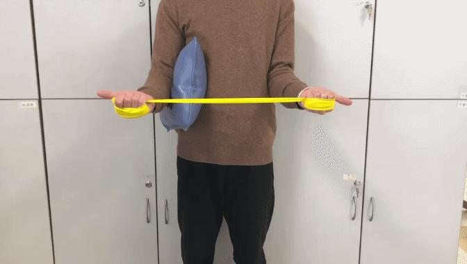 肩膀肌肉僵硬紧绷怎么缓解,肩膀僵硬紧绷怎么缓解疼痛