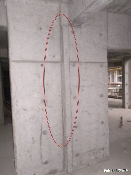 土建安装装饰工序穿插,土建同步穿插施工视频