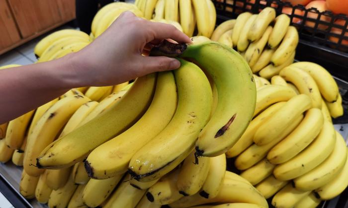 香蕉买弯还是直的好,买香蕉买直的还是弯的