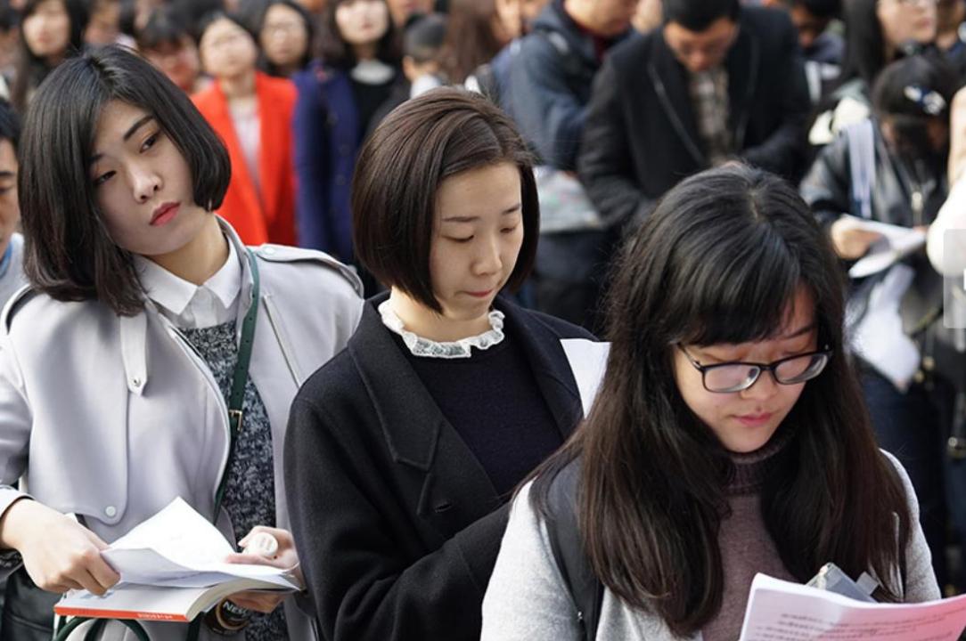 中国高级技工缺2200多万，本科生毕业没工作，技校招生却无人问津