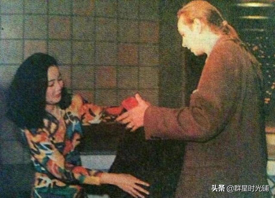 悲情歌后邓丽君的恋爱史,邓丽君去世后她的男友生活怎样