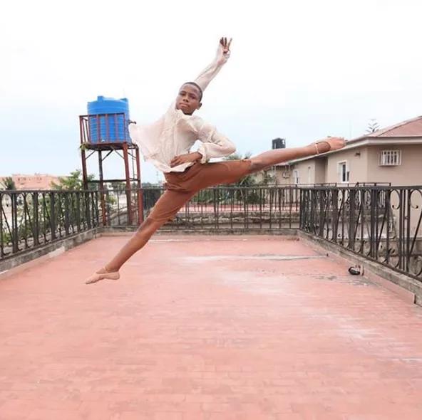 残疾女孩嘴叼木棍,敲出10多部小说:梦想,从不辜负努力的人