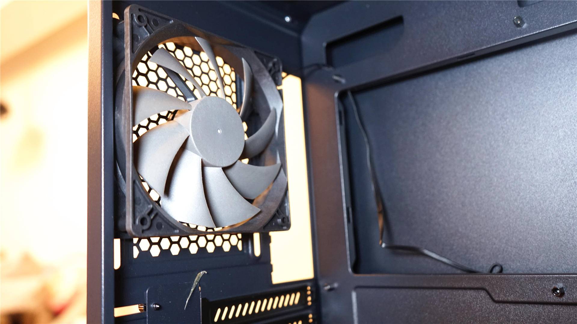 安钛克散热最好的机箱,安钛克机箱对比评测