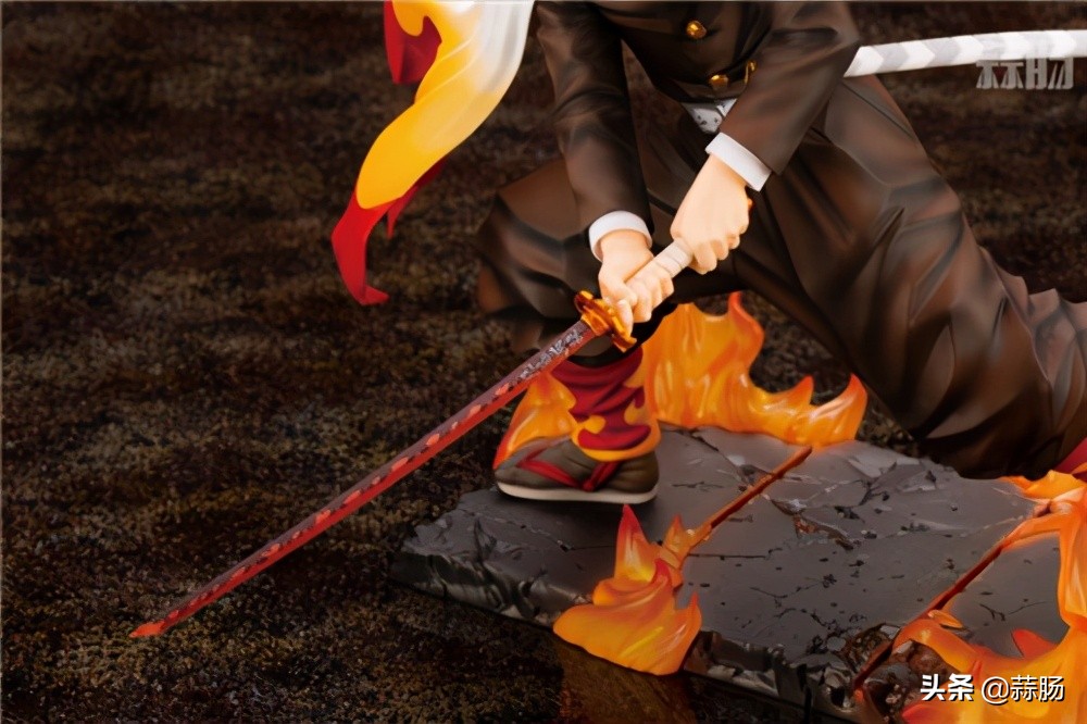 鬼灭之刃炼狱杏寿郎手办,鬼灭之刃炼狱杏寿郎高级手办