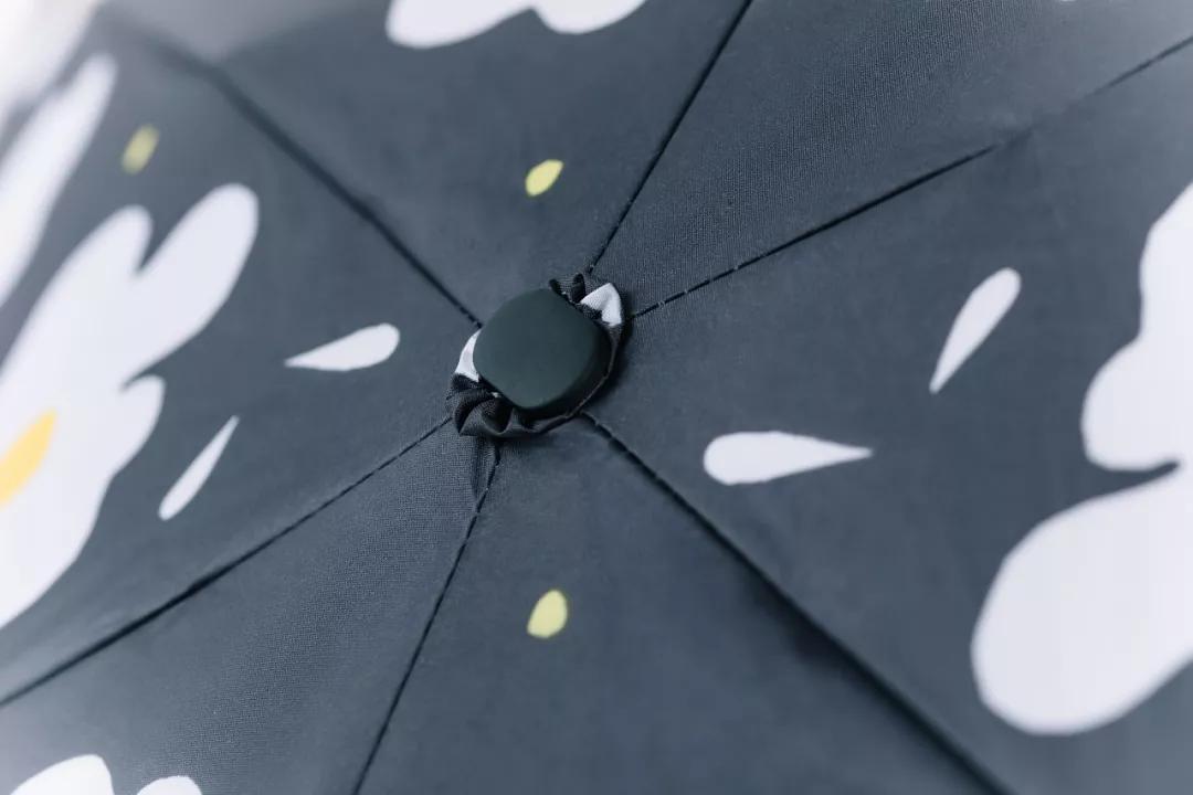 即使下冰雹也能挡的Banana晴雨伞,一甩即干下一秒遮阳,我需要它