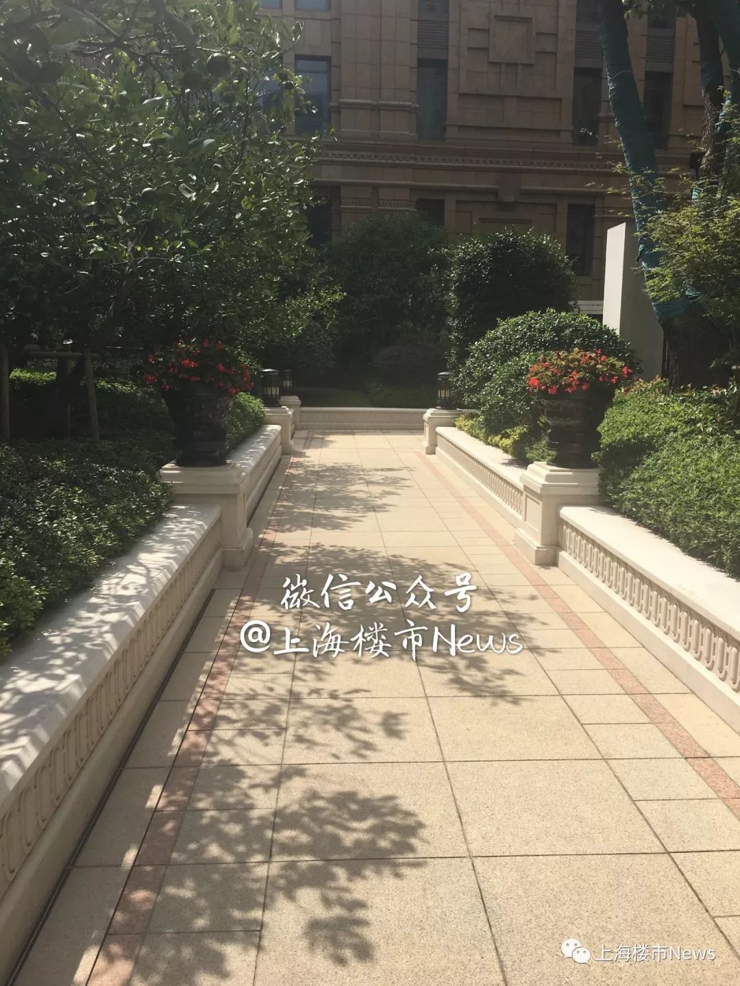 上海融创外滩壹号院地库豪车,融创外滩壹号院摘星