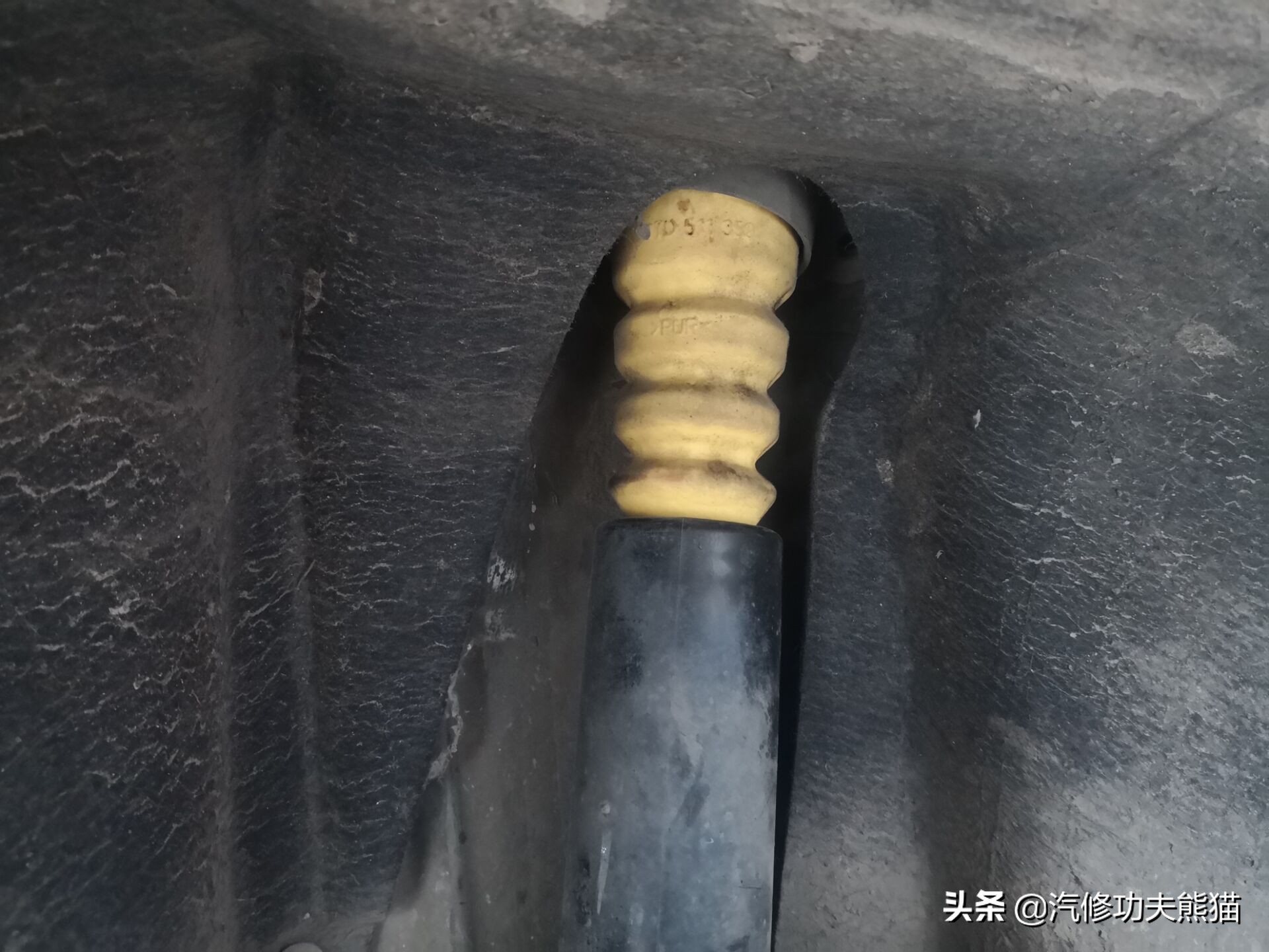 2017款途观丝绸之路1.8t烧机油吗,途观2015款1.8t四驱豪华版烧机油